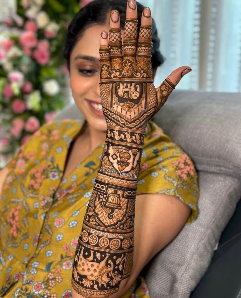 best mehndi art in Agra